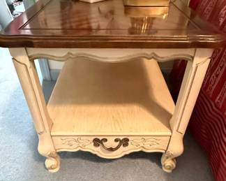 Hummary French Provincial Style End Table