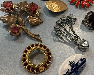 Vintage Costume Jewelry Brooch Assortment