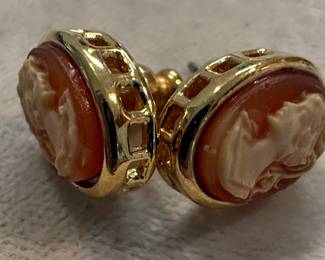 Gold Tone Cameo Earrings