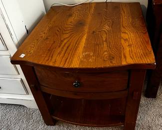 #021 Broyhill Bedside Table w/1Drawer & Shelf (as is finish) - 23x27x22 $75.00