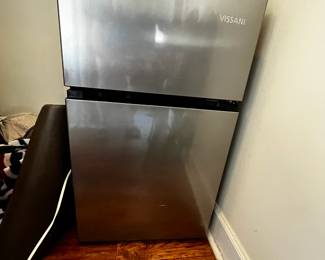 #034 Vissani Dorm Fridge - Working - 19x20x32 $75.00