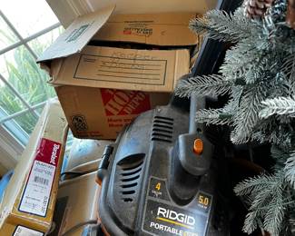 #041 Rigid Portable Shop Vac - 4 Gallon 5HP $30.00