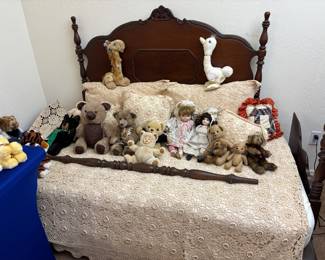 Dark Wood Poster Bed