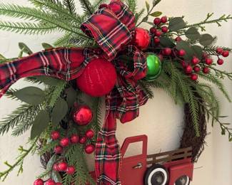 Christmas Wall Decor & Assorted Holiday Items