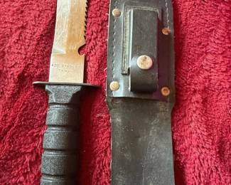 332 survivalknifewithblacksheath420sta