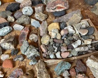 345 assortedunpolishedrockandmineralspe