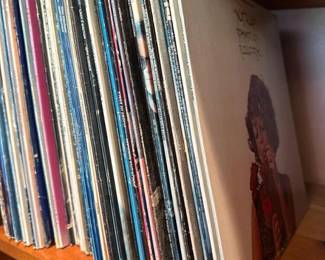 295 assortedvinylrecordsincludingtheear