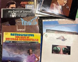 017 assortedvintagevinylrecordsincluding