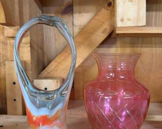 259 glassvasesswirledartstyleandpinkf