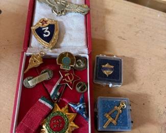 012 assortedsovietandmilitarystylebadge
