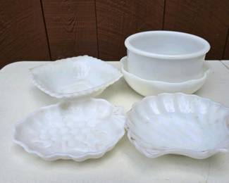210 milkglassdishesandbowlsassortment