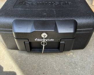 047 sentrysafelockingsecuritysafebox