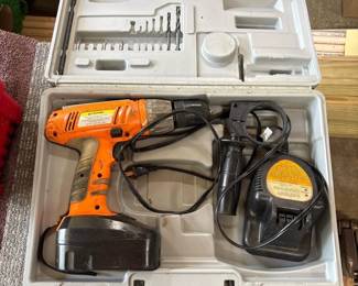 205 chicagoelectriccordlessdrillwithbat
