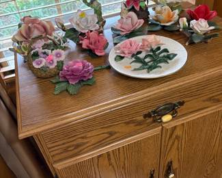 Rose figurines, small