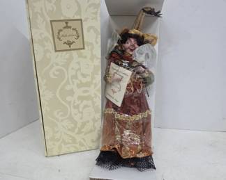 Mark Roberts Naughty Witch from the North Figurine
