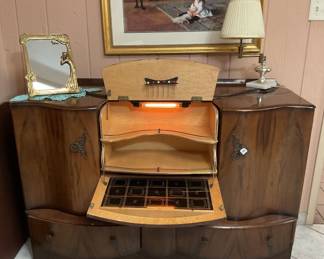 Vintage Stonehill cocktail cabinet 55x18x35