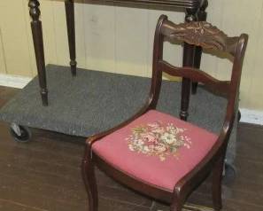 Spinet Desk w/Chair