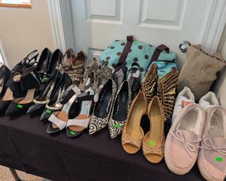 Lady's shoes, mostly size 8