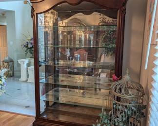 Pulaski lighted mirrored curio cabinet