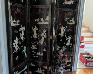 Chinese Black Lacquer 4-Panel Room Divider (Mother-of-Pearl Inlay)