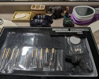 Makeup brushes