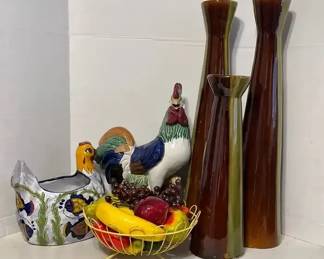 Rooster and Hen Kitchen Decor