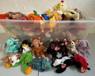 Mystery Lot Of Stuffed Animals