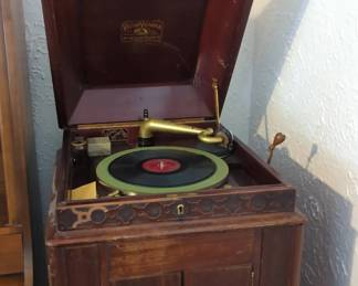 Victor Victrola with Records
