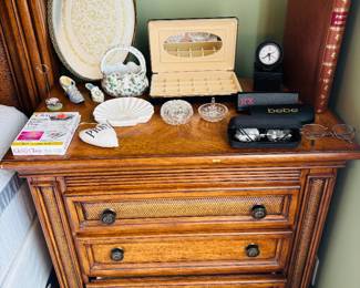 Broyhill night stand