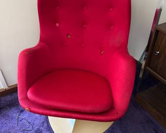 #18 - $550 - 1 vintage Brio "the egg" swivel in red manufactured by Fritz Hansen from late 1960's -28Wx38Tx20D - damaged to upholstery. 