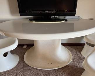 #28 - $3,600 - Saporiti Italia space age Jarama pedestal table 62Lx37Wx29H designed by Alberto Rosselli in 1969 with 4 matching chairs 17Wx18Dx27 1/2T - The Jarama desk and table system was designed in 1969 by Italian architect Alberto Roselli and designer for the luxury Italian manufacturer Saporiti Italia-It is a celebratic icon of futuristic Space Age and all plastic fiberglass - 