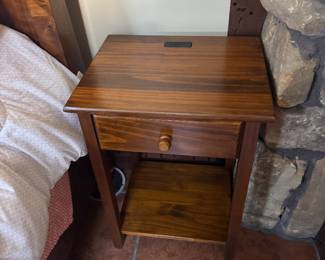 #44 - $160 - 2 night stands tables 17Wx14Dx25T with one drawer
