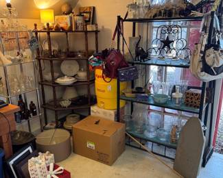 0605 Easy Street Vintiques