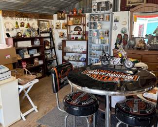 0610 Easy Street Vintiques
