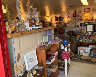 0602 Easy Street Vintiques