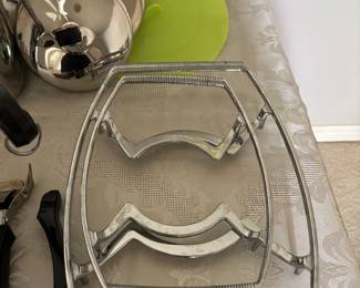 SERVING STANDS