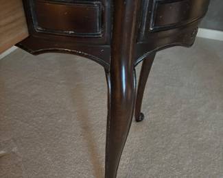 DETAIL OF DESK