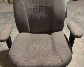OFFICE CHAIR