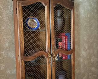 SMALL WALL CURIO