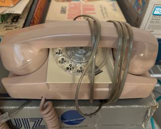 VINTAGE PHONE