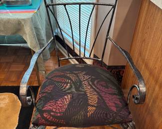 4 CHAIRS WITH GLASS TOP TABLE