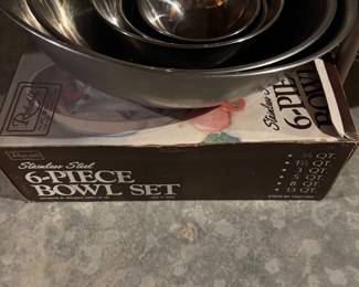 SERVING BOWLS