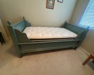 Twin bedframe