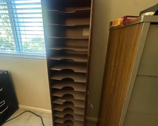 File stacking shelf