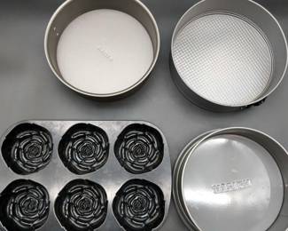 Heavy Cast Aluminum Nordic Ware Rose Bud Roses 6 Cup Mini Cake, Kaiser Springform Cake Pan