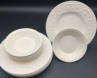 Wedgewood Patrician Queens Ware 6 Medium Plates And Fruit Bowls