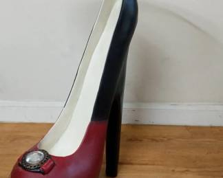 Side Table Red Black High Heel Sculpted Resin Stiletto 15 inch Round Tempered Glass Top