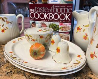 Halls superior autumn leaf jewel tea dinnerware