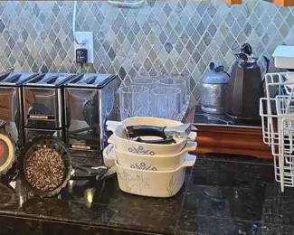 SU191Miscellaneous Kitchen Items.