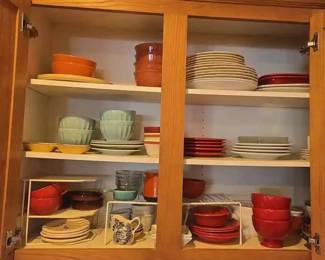 SU204Bright And Colorful Kitchen Dishes